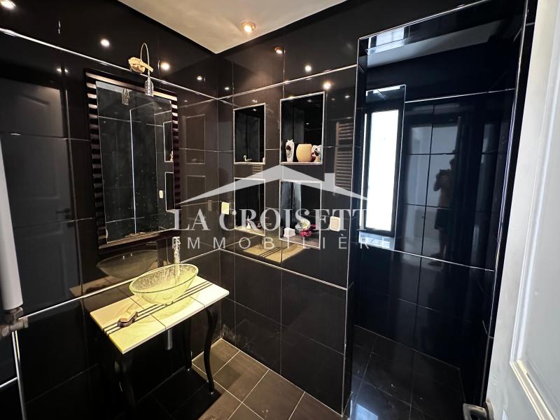 Villa S+5 avec piscine à La Soukra